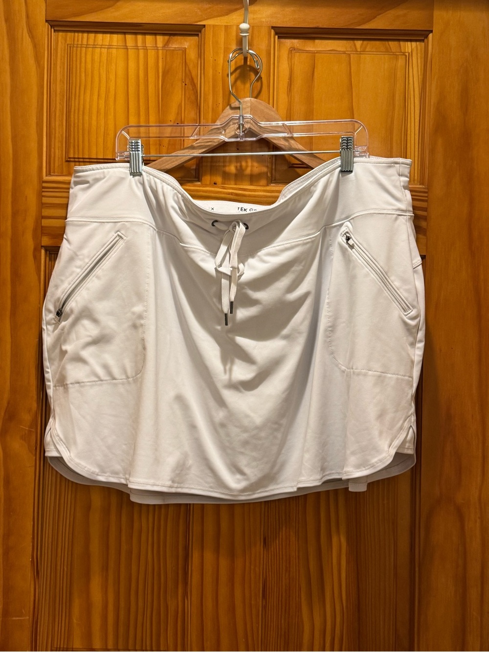 White Active Skort with Zipper Pockets